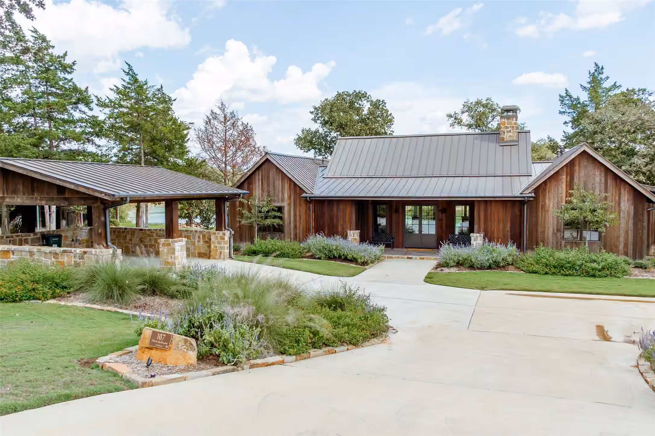 Photo of 107 Wood Duck Lane, Columbus, TX