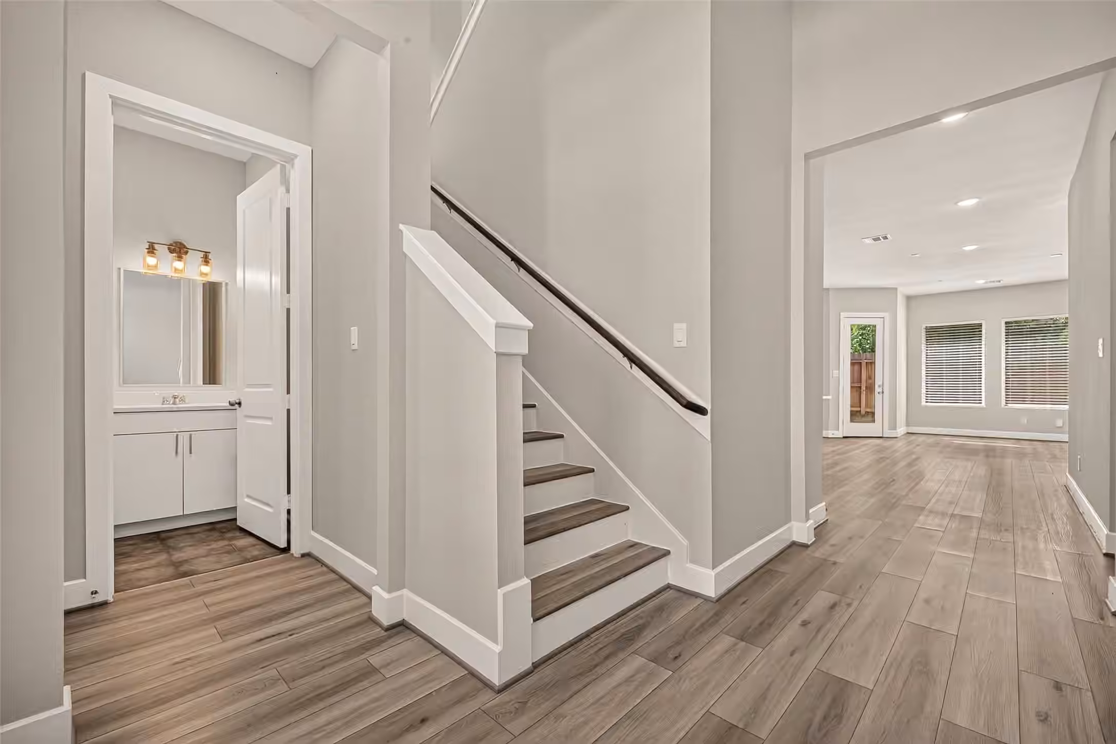 Photo 7 of 1726 Wandering Hills Road, Conroe, TX 77304