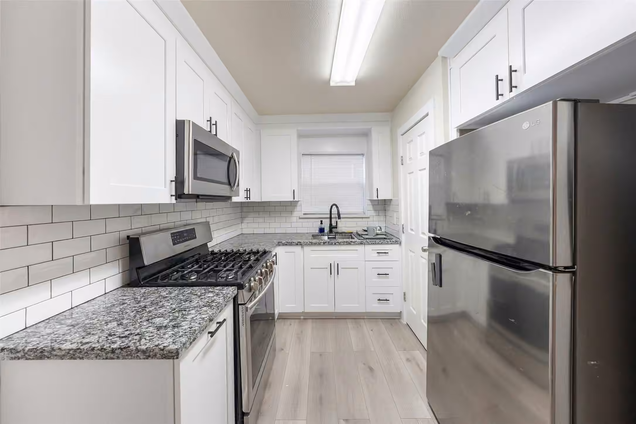 Photo 7 of 2510 Munger Street, Houston, TX