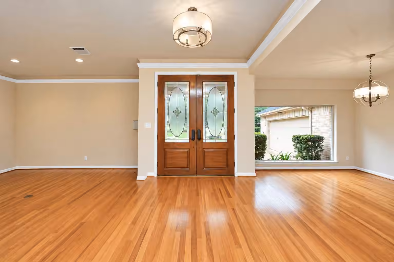 Photo 2 of 3110 Amesbury Court, Sugar Land, TX