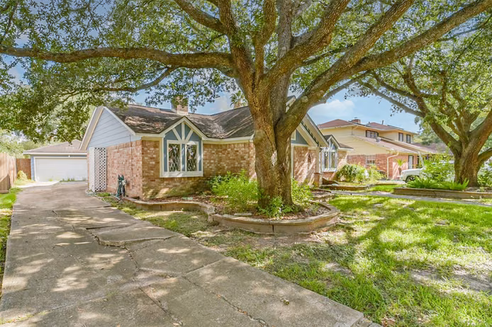 Photo 2 of 16511 Clearcrest Drive, Houston, TX
