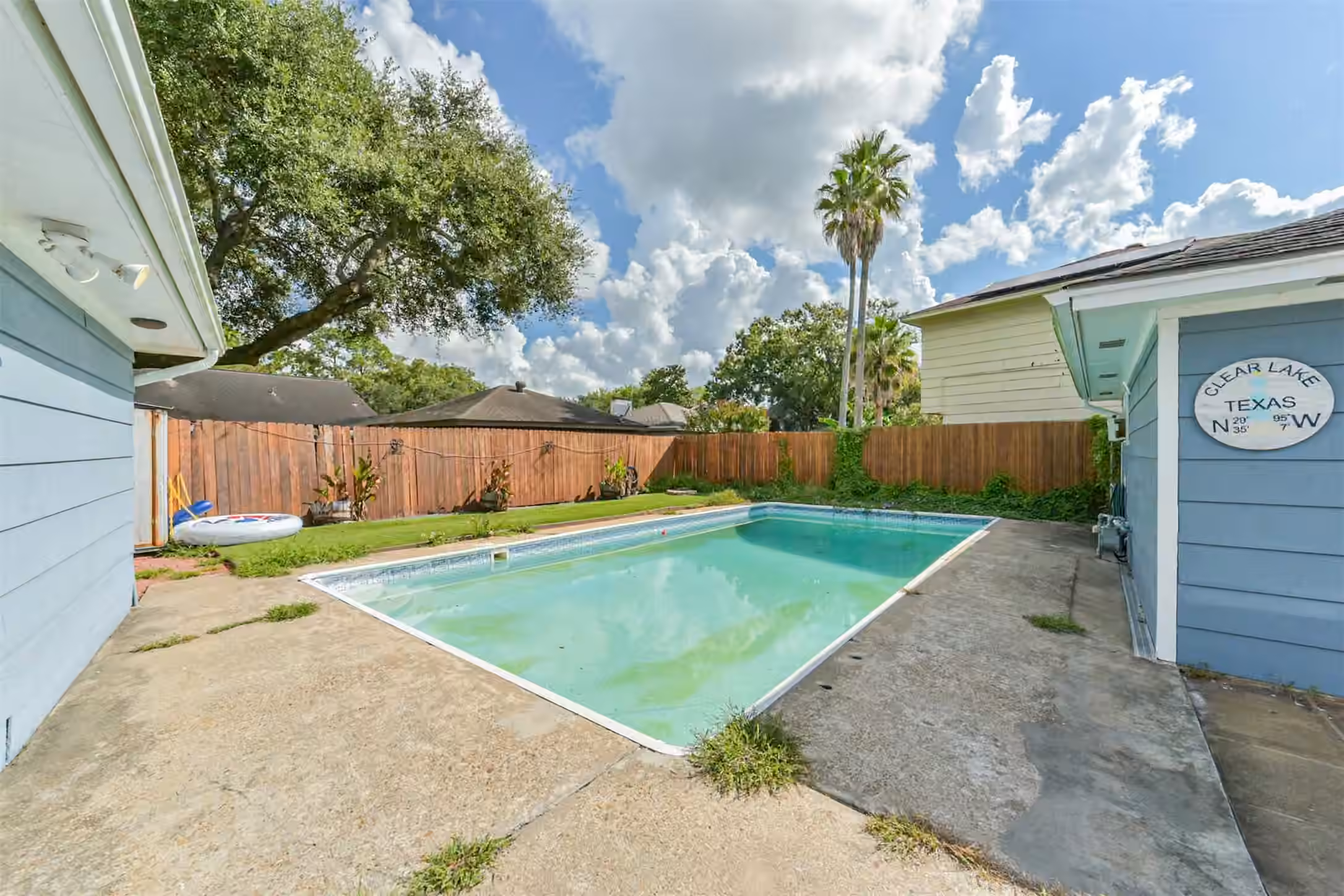 Photo 5 of 16511 Clearcrest Drive, Houston, TX