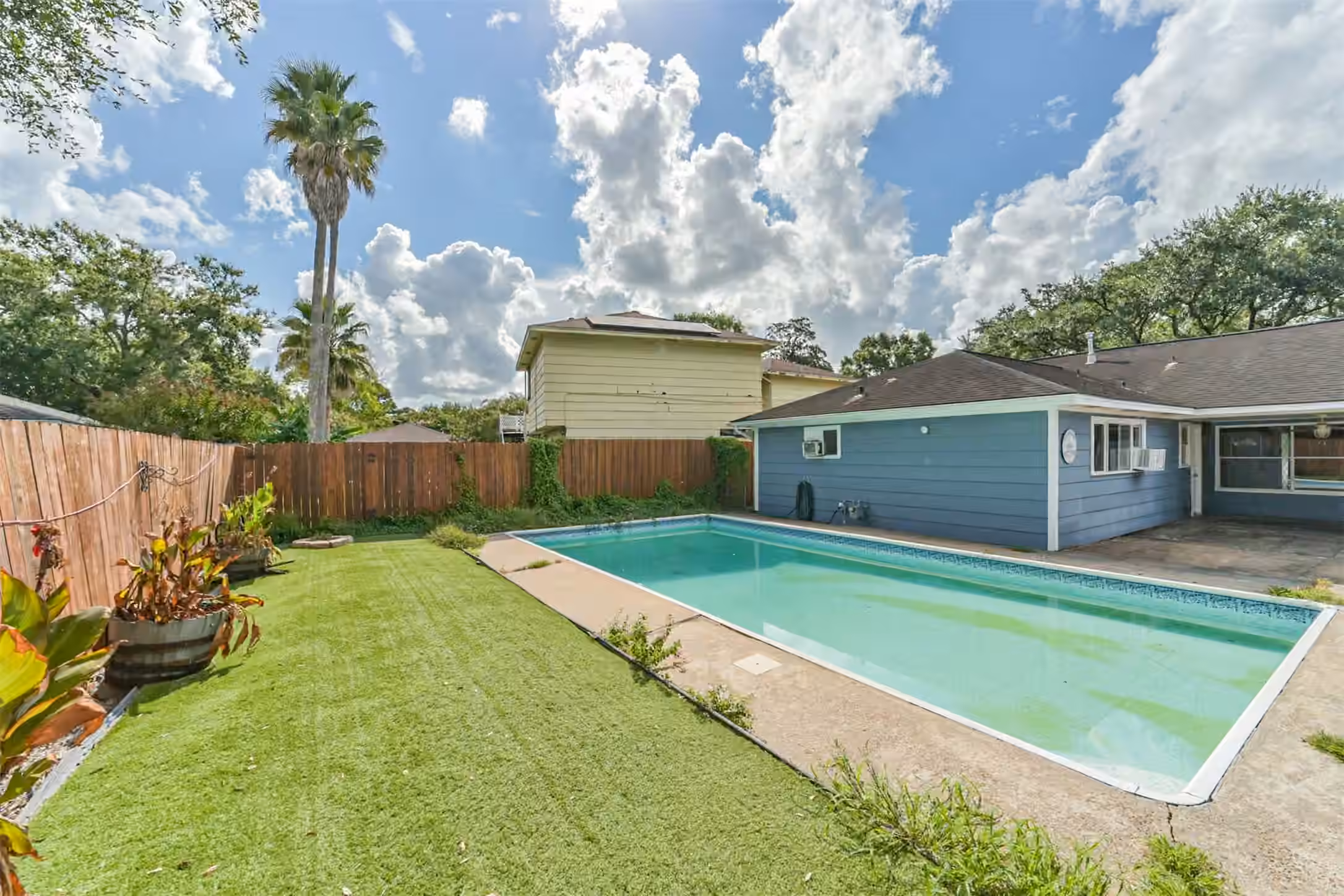 Photo 7 of 16511 Clearcrest Drive, Houston, TX