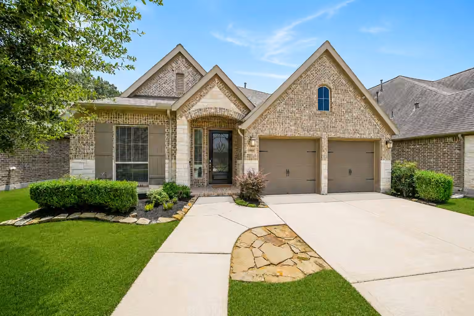 Photo 2 of 16818 Headwaters Forest Drive, Humble, TX