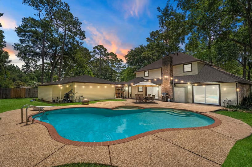 Photo of 8238 Theisswood Road, Spring, TX