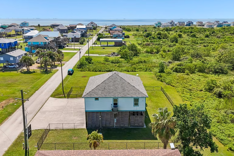 Photo 5 of 927 Magnolia Lane, Port Bolivar, TX