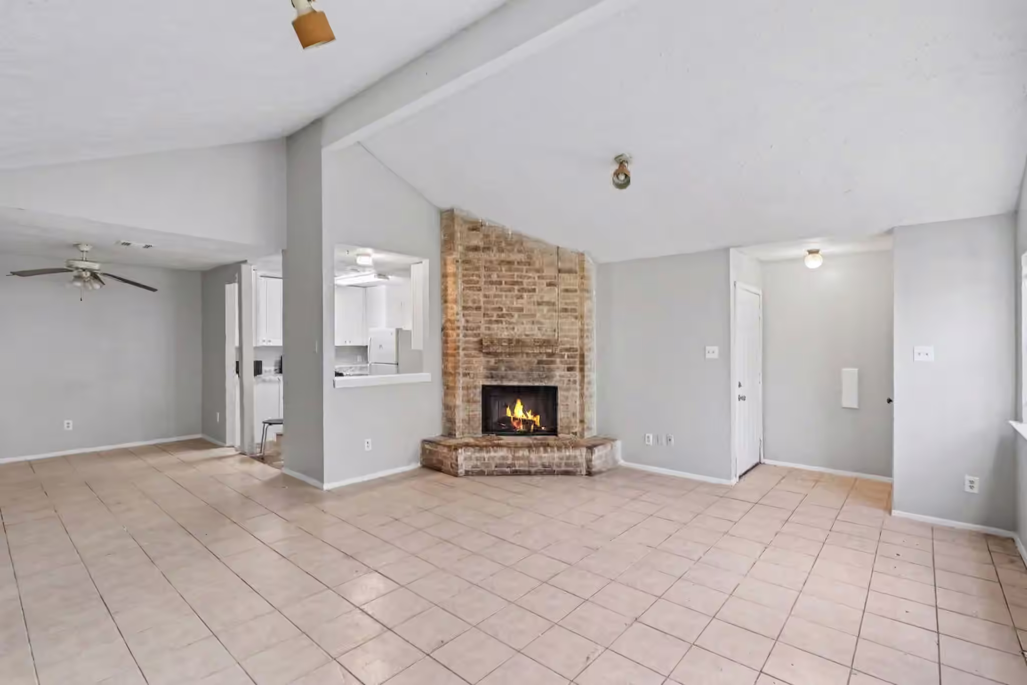 Photo 4 of 16428 Monte Carlo Lane, Houston, TX