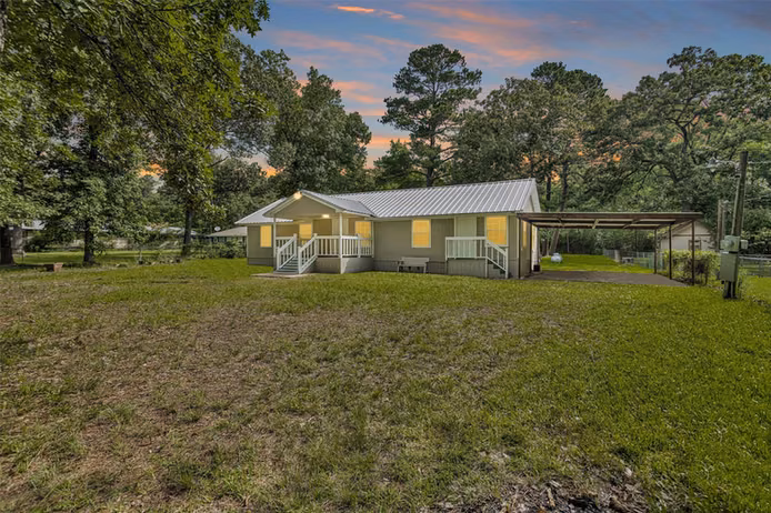 Photo of 99 Main Street, Huntsville, TX 77340