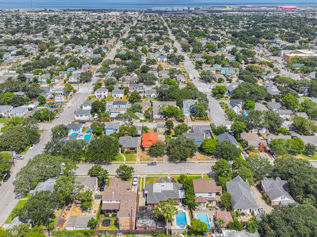 Photo 5 of 5023 Woodrow Ave, Galveston, TX
