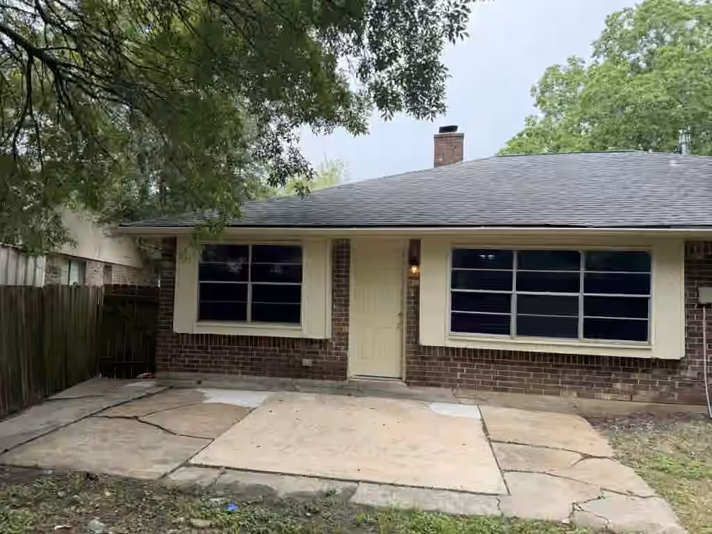 Photo 2 of 11810 Grapewood Drive, Houston, TX