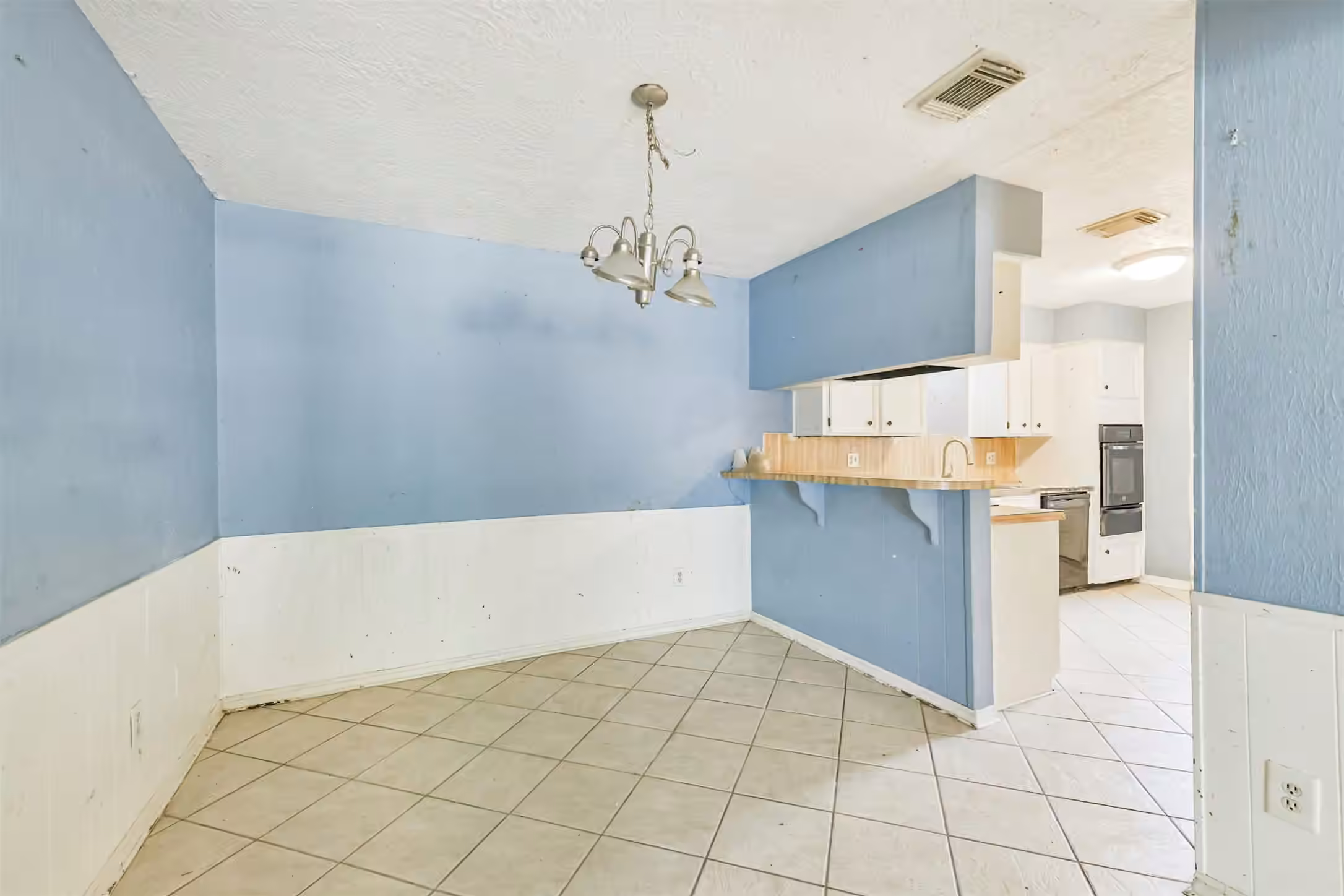 Photo 7 of 2718 Tinechester Drive, Kingwood, TX