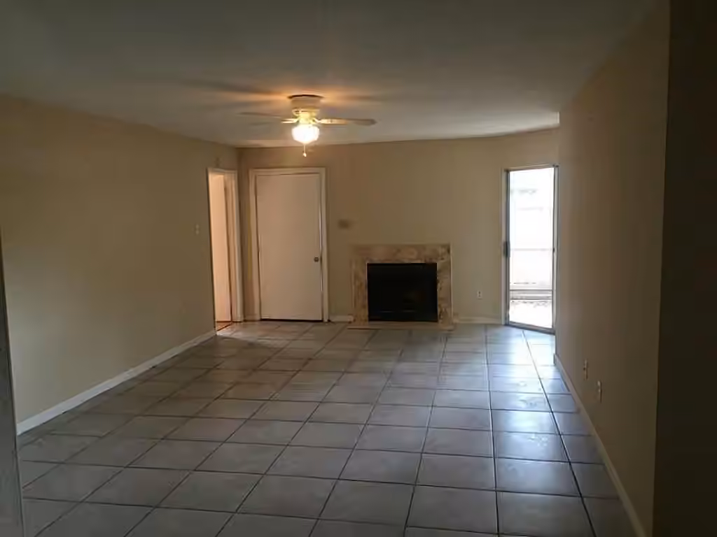 Photo 3 of 10603 S Wilcrest Drive 27, Houston, TX