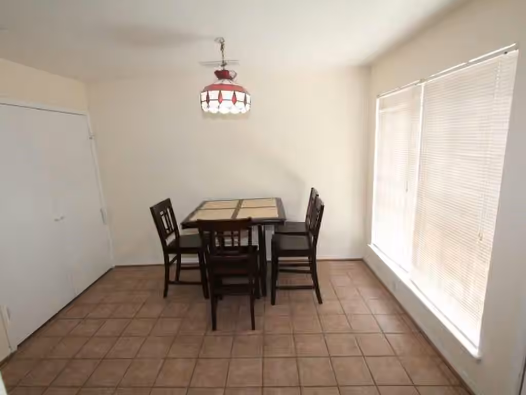 Photo 5 of 10603 S Wilcrest Drive 27, Houston, TX