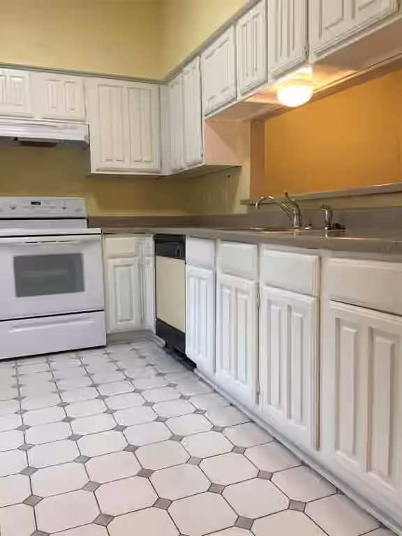 Photo 6 of 10603 S Wilcrest Drive 27, Houston, TX