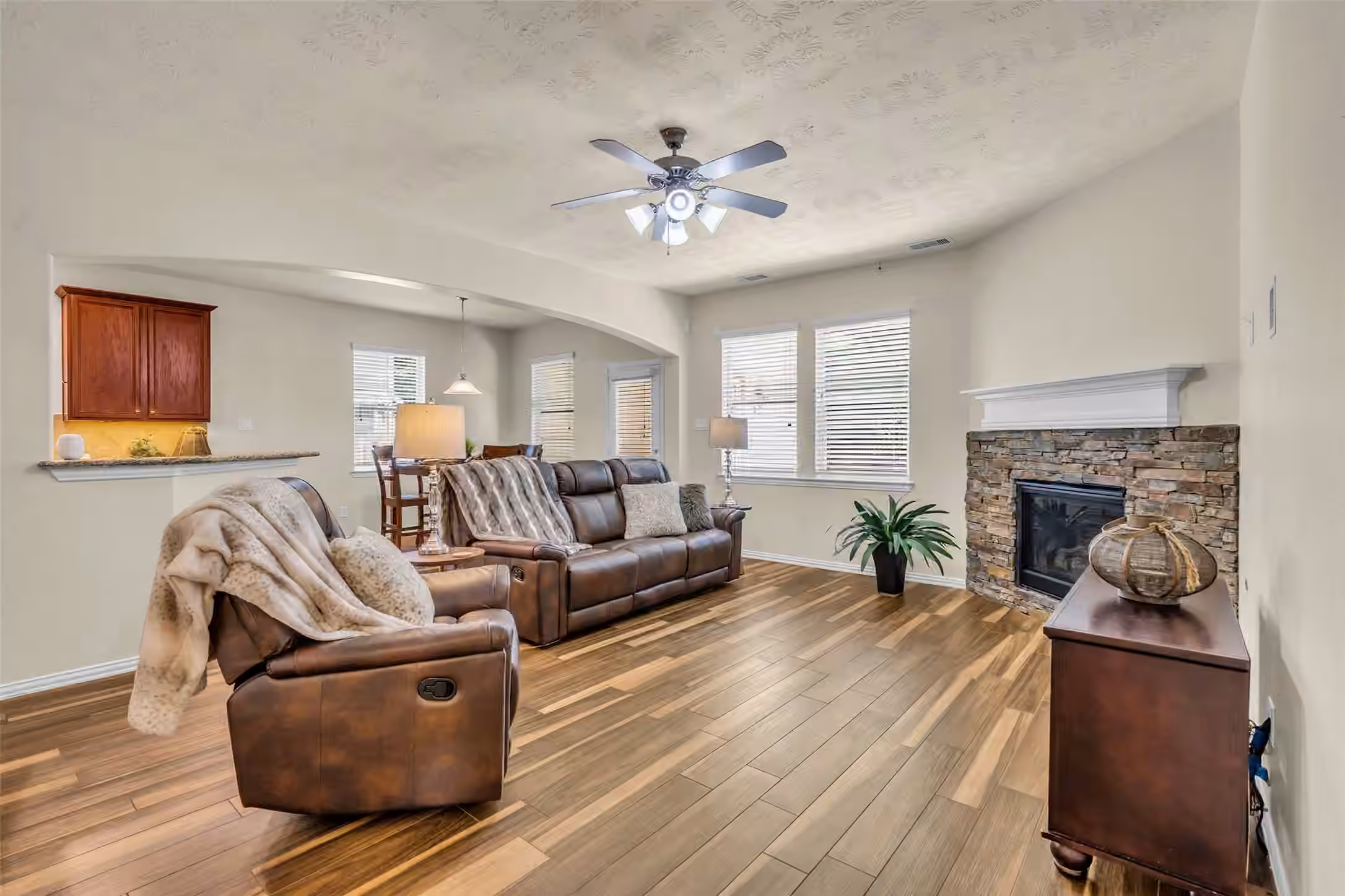 Photo 6 of 83 Palos Verde, Panorama Village, TX
