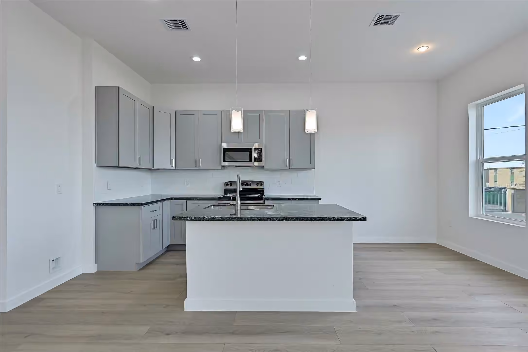 Photo 6 of 701 39th Street, Galveston, TX