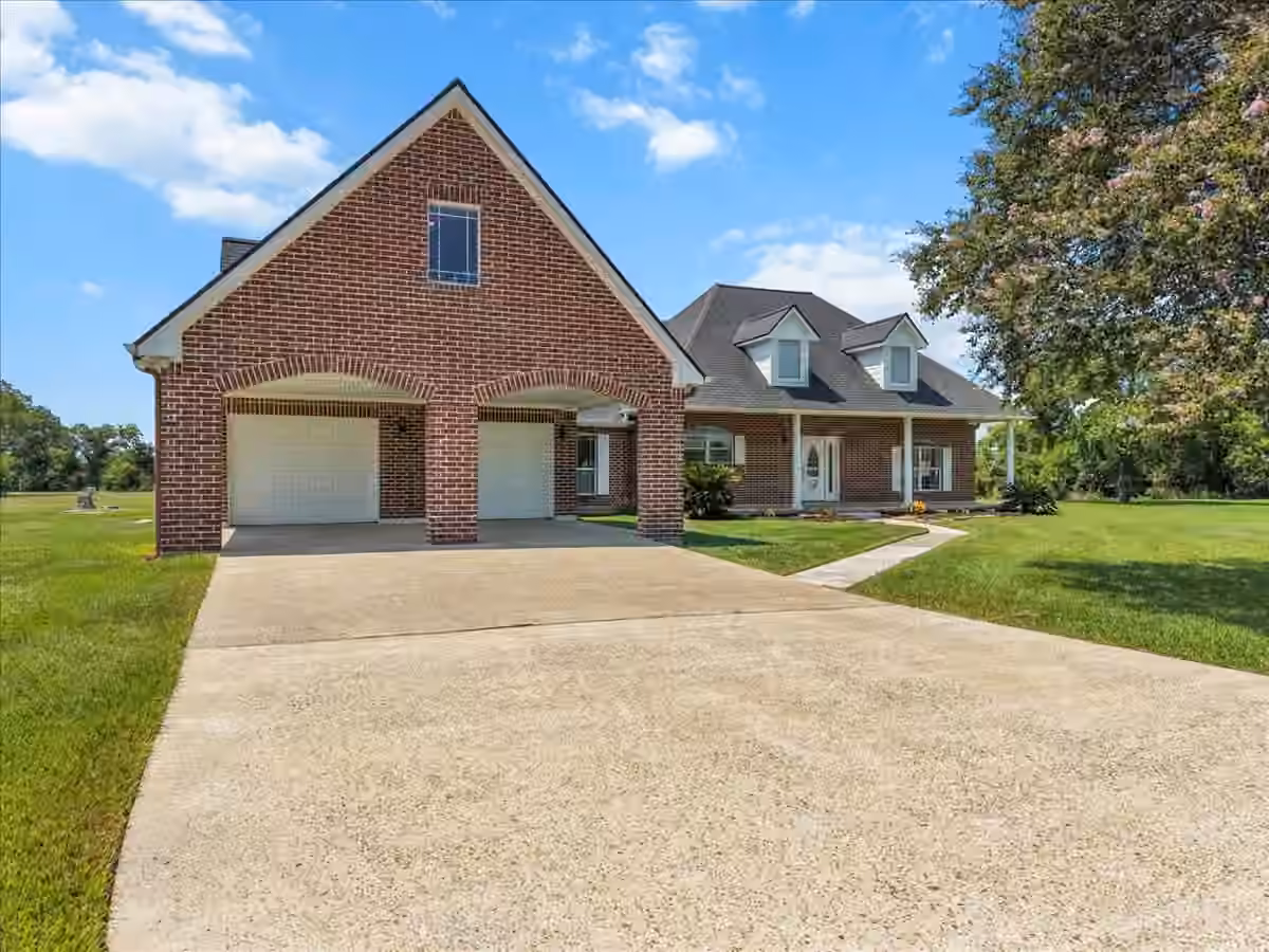 Photo 2 of 3627 Madison Avenue, Baytown, TX