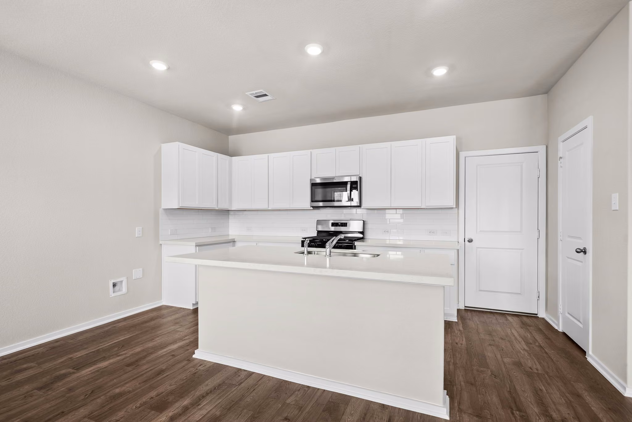 Photo 5 of 6722 Pebble Bluff Court, Cove, TX