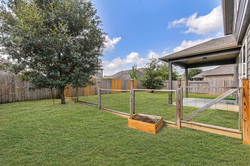 Photo 6 of 2824 Beech River Court, Conroe, TX