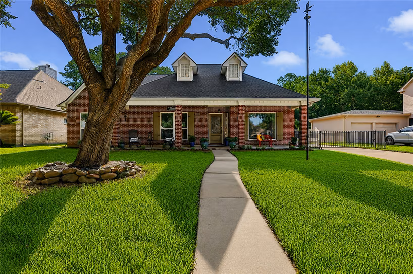 Photo 2 of 3102 E Elm Circle, Katy, TX