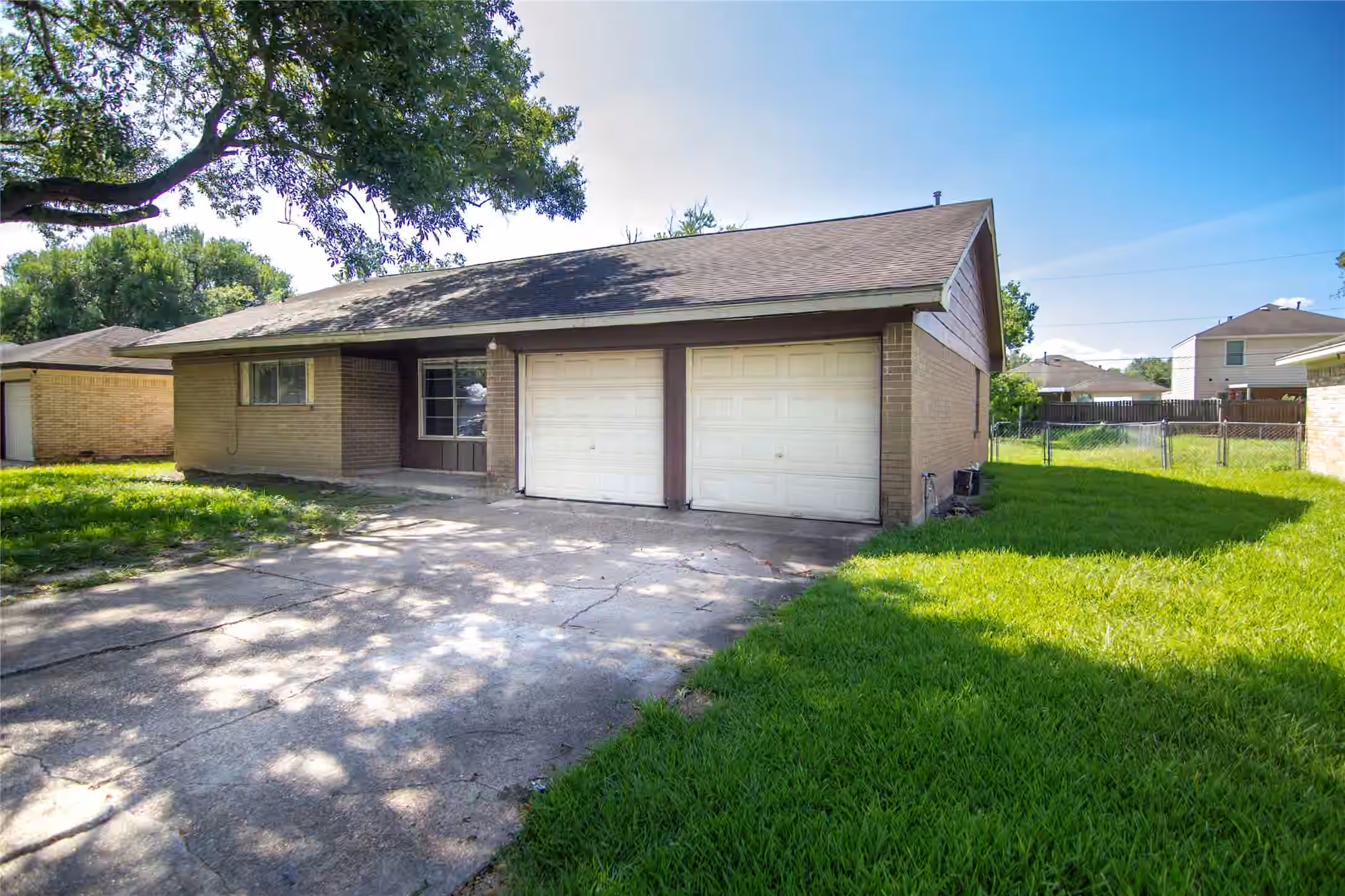 Photo 2 of 820 Midas Lane, Alvin, TX