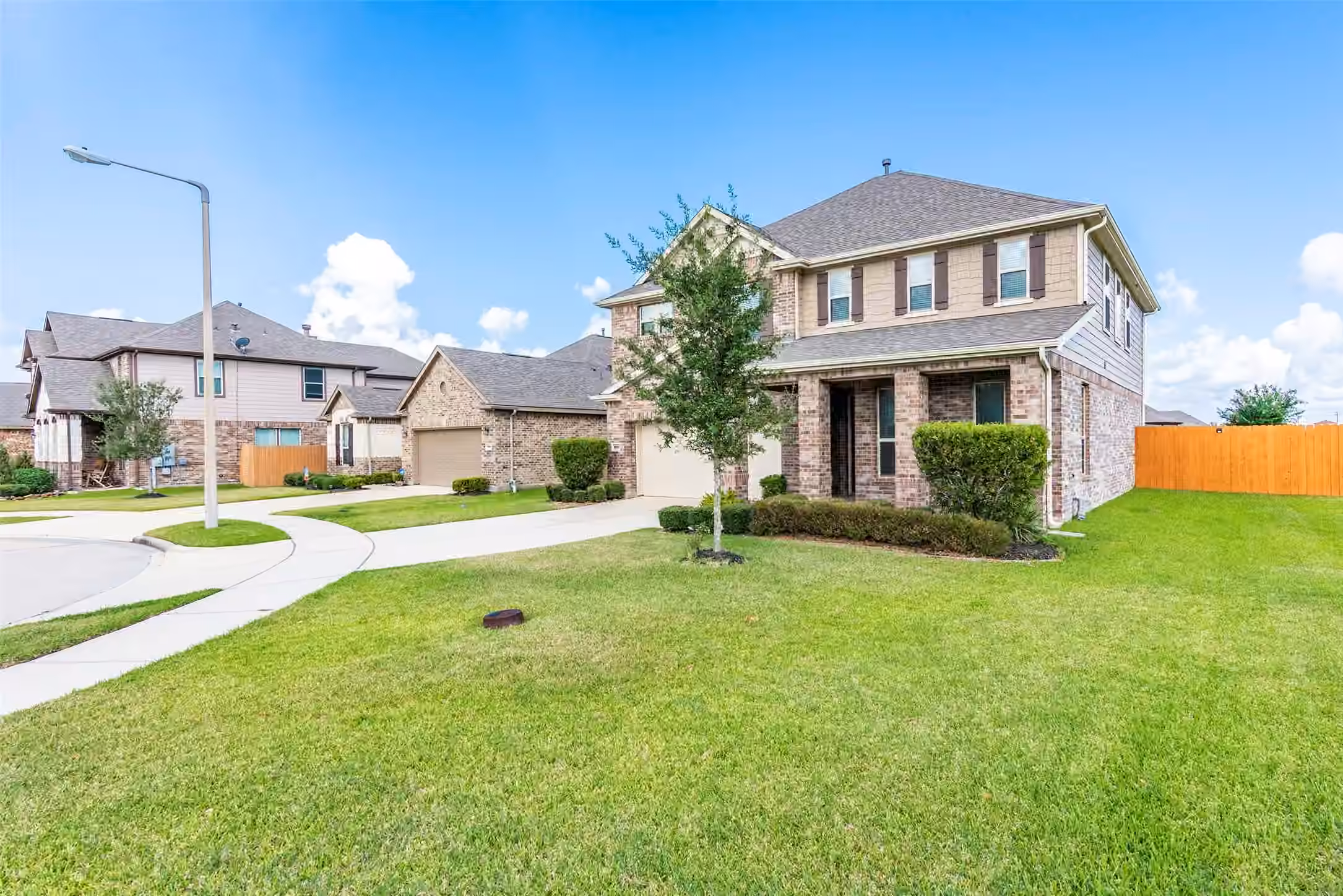 Photo 2 of 2833 Mezzomonte Lane, League City, TX