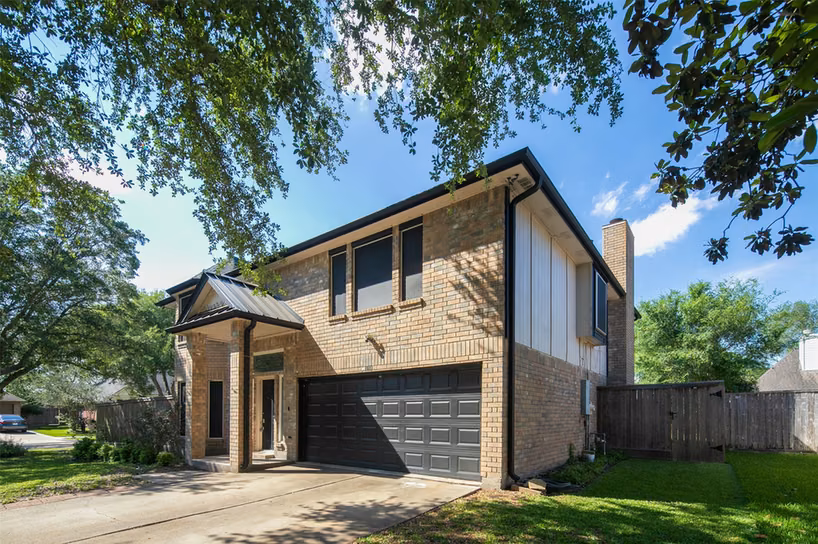 Photo 2 of 1801 Palo Duro Street, Friendswood, TX