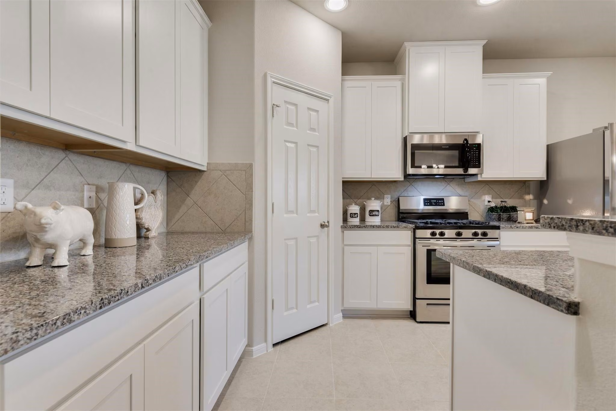 Photo 6 of 5907 Grantgrala Drive, Katy, TX
