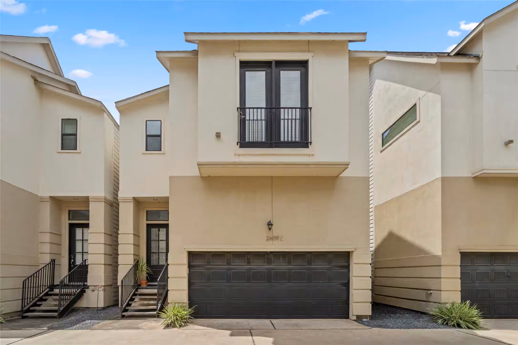 Photo of 2609 Riverside Drive E, Houston, TX 77004