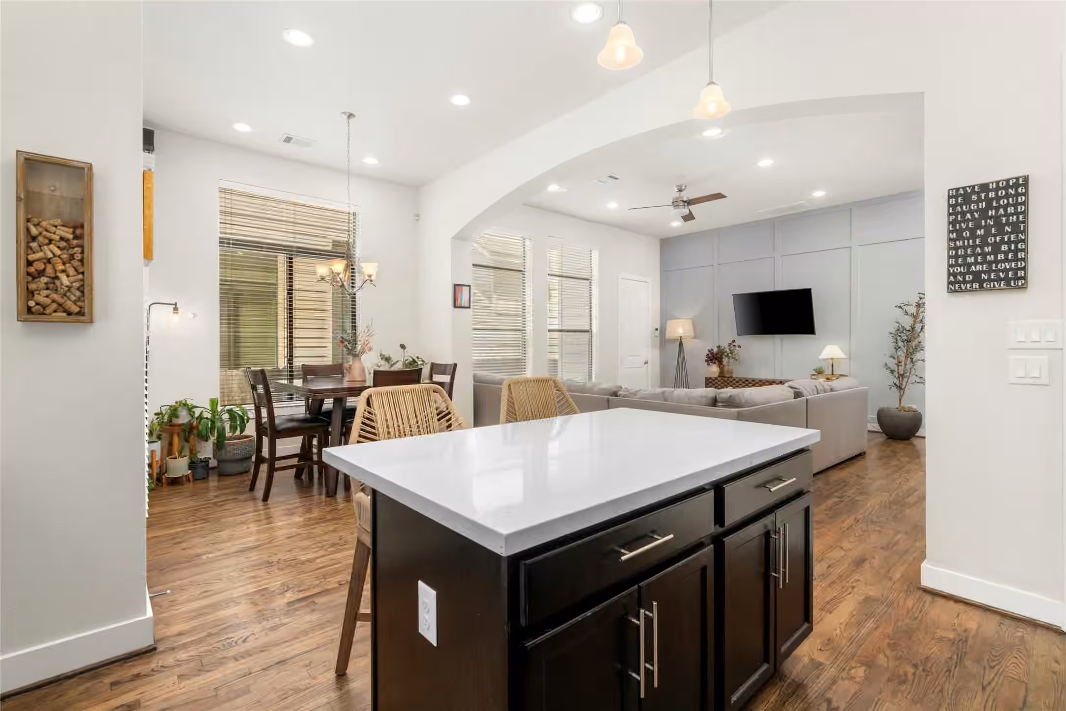 Photo 7 of 2609 Riverside Drive E, Houston, TX