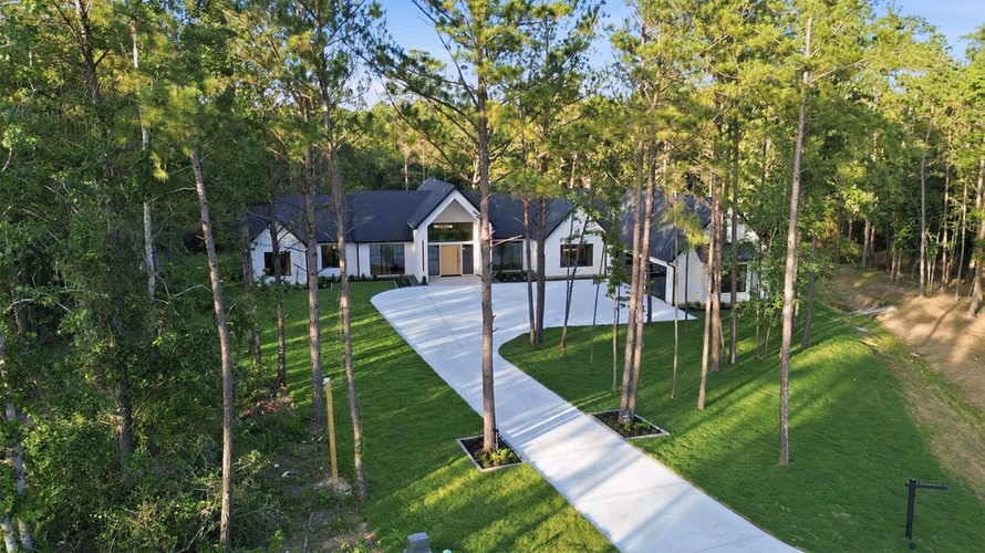 Photo 3 of 25100 Fort Davis Road, Montgomery, TX