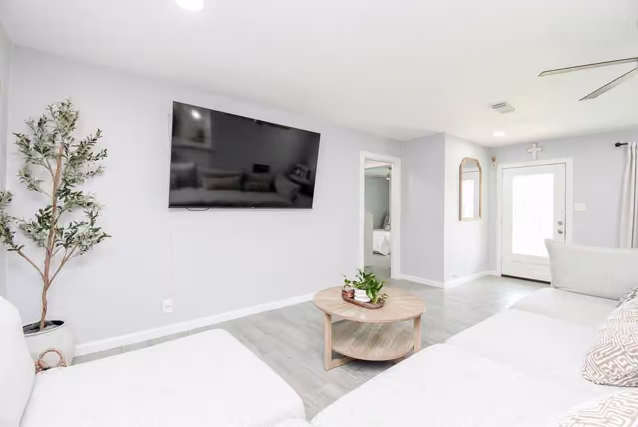 Photo 4 of 1119 Regal Street, Houston, TX