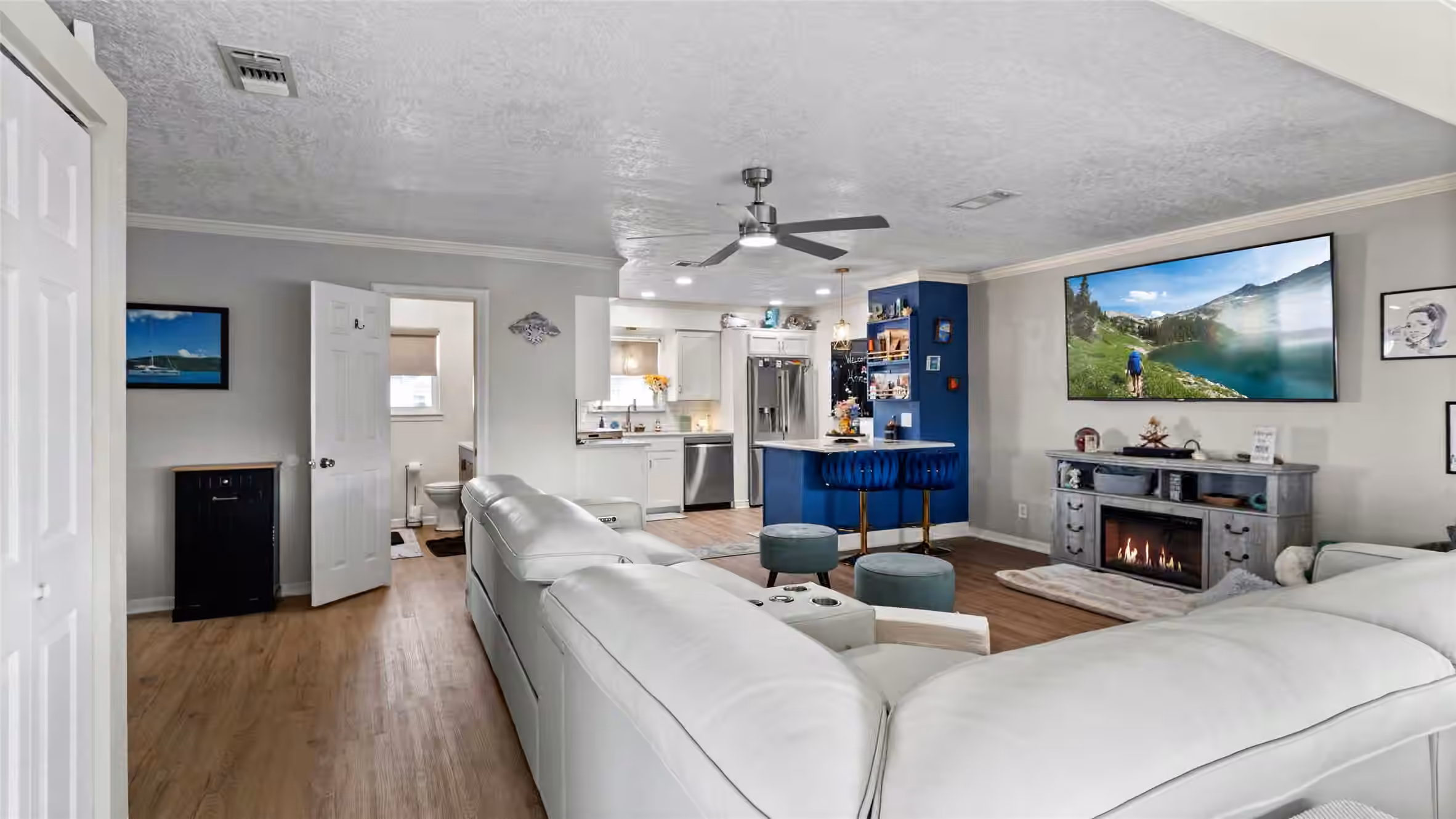 Photo 5 of 261 Barracuda Street, Bayou Vista, TX