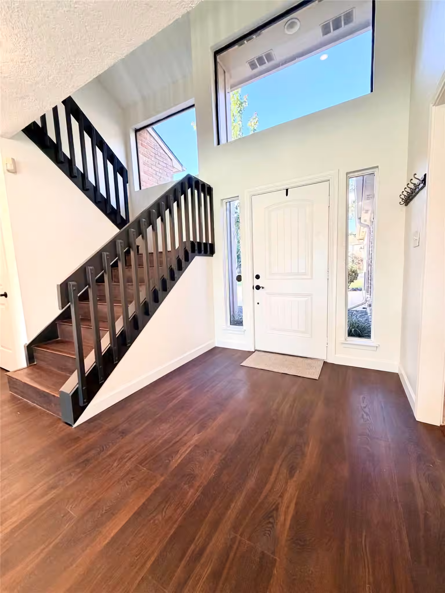 Photo 4 of 7215 Creek Crest Drive, Houston, TX