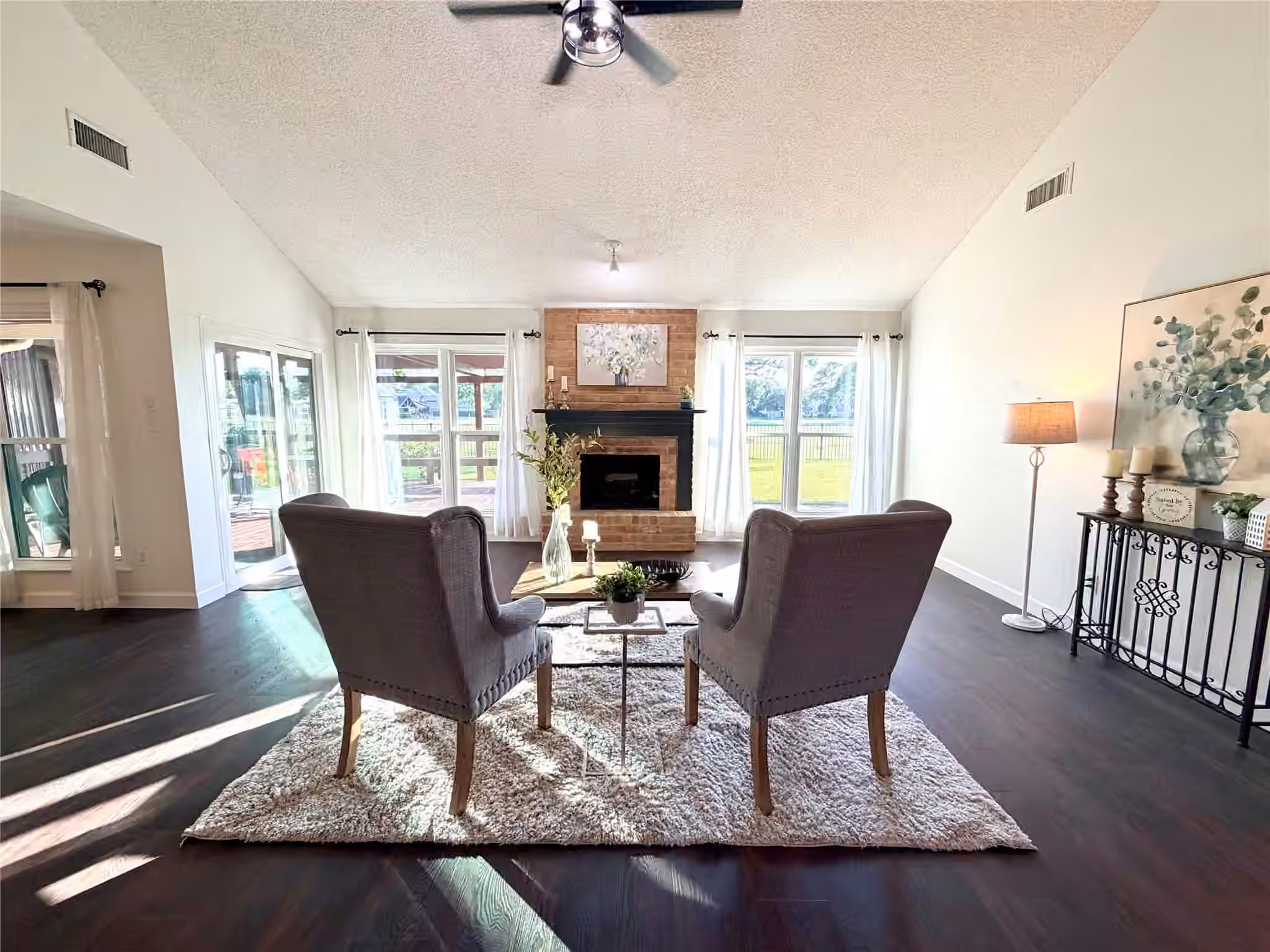 Photo 6 of 7215 Creek Crest Drive, Houston, TX