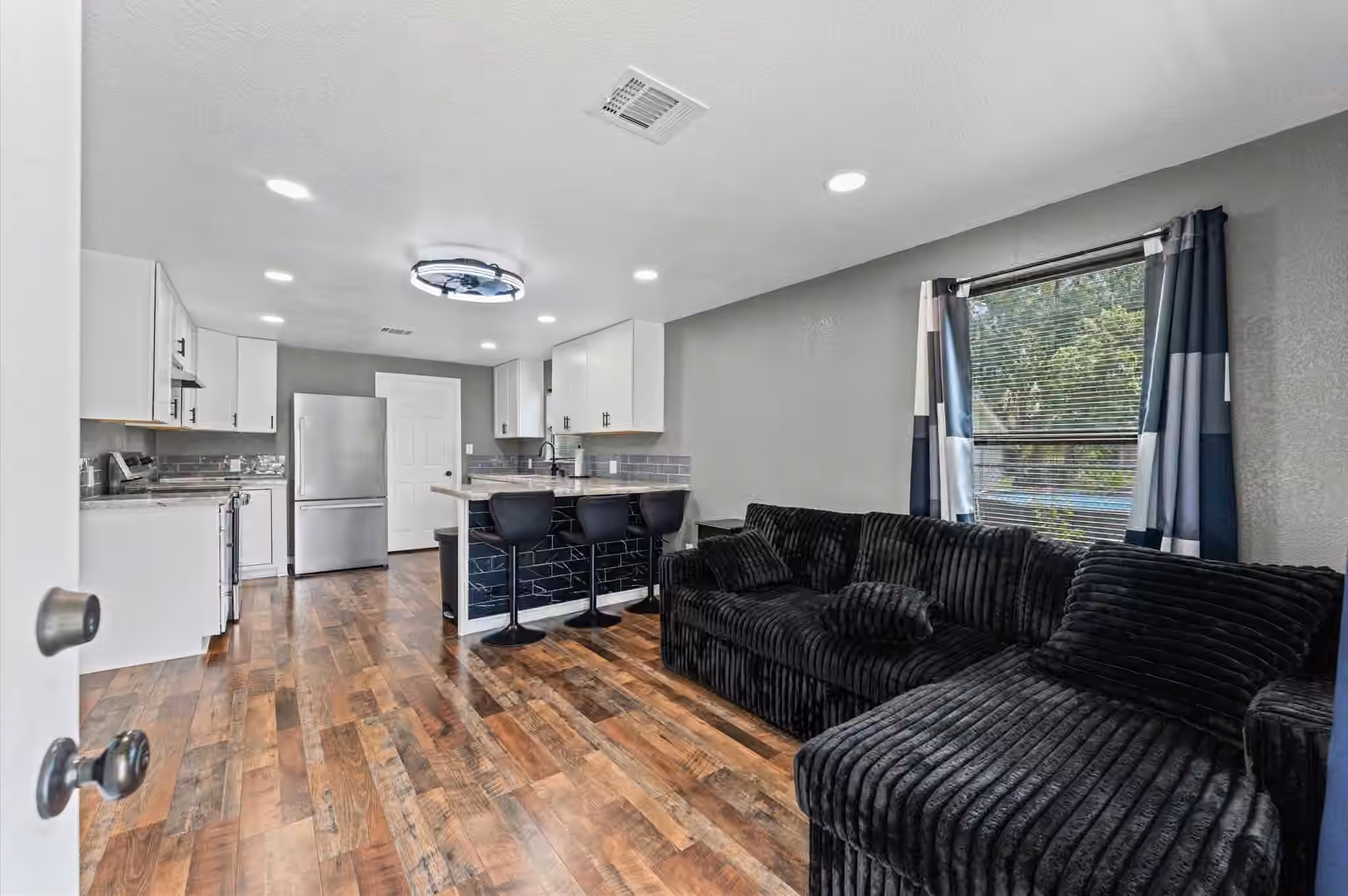 Photo 4 of 1219 Walnut Avenue, Rosenberg, TX
