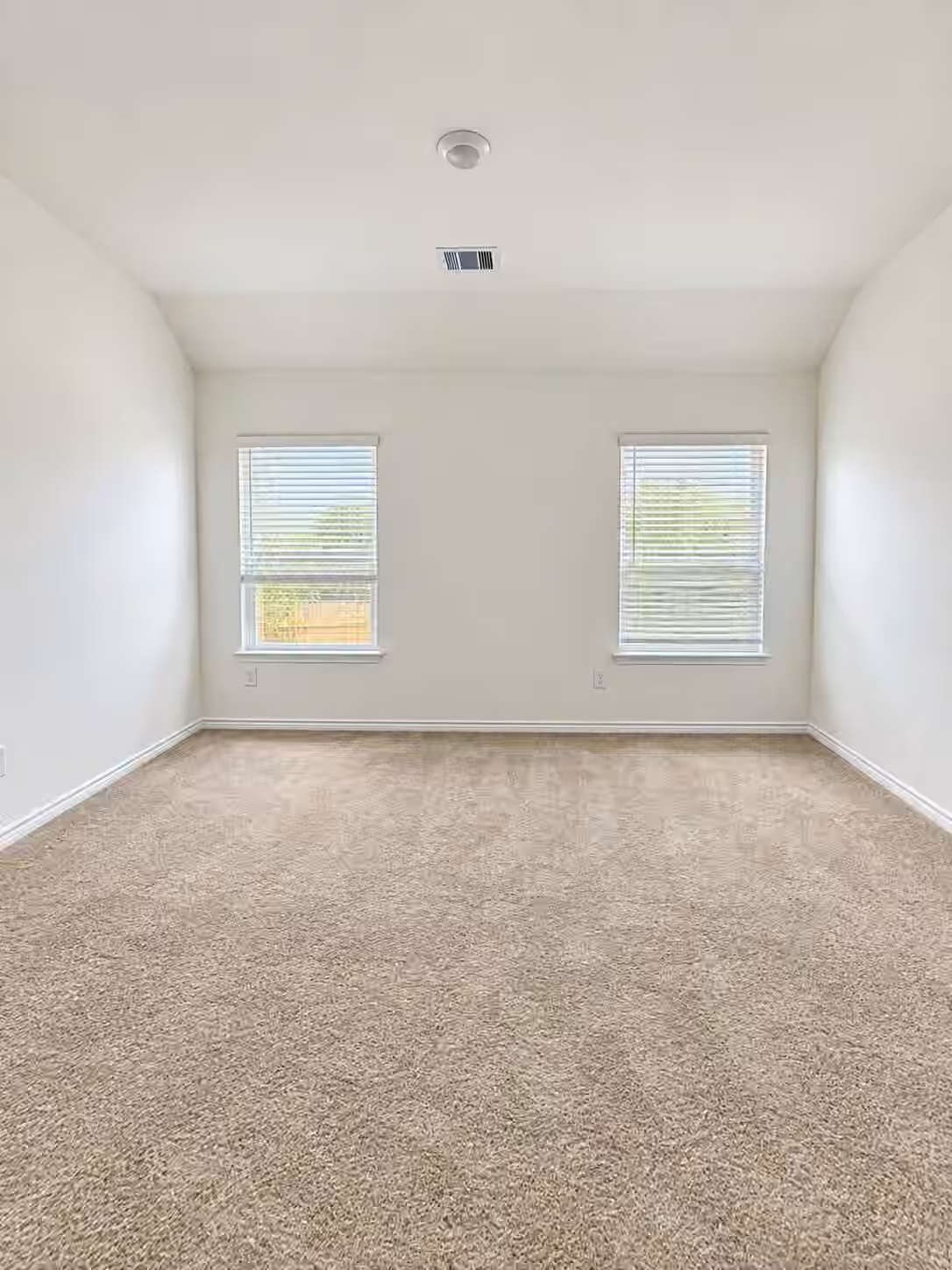 Photo 6 of 513 Oak Chase Avenue, Dayton, TX