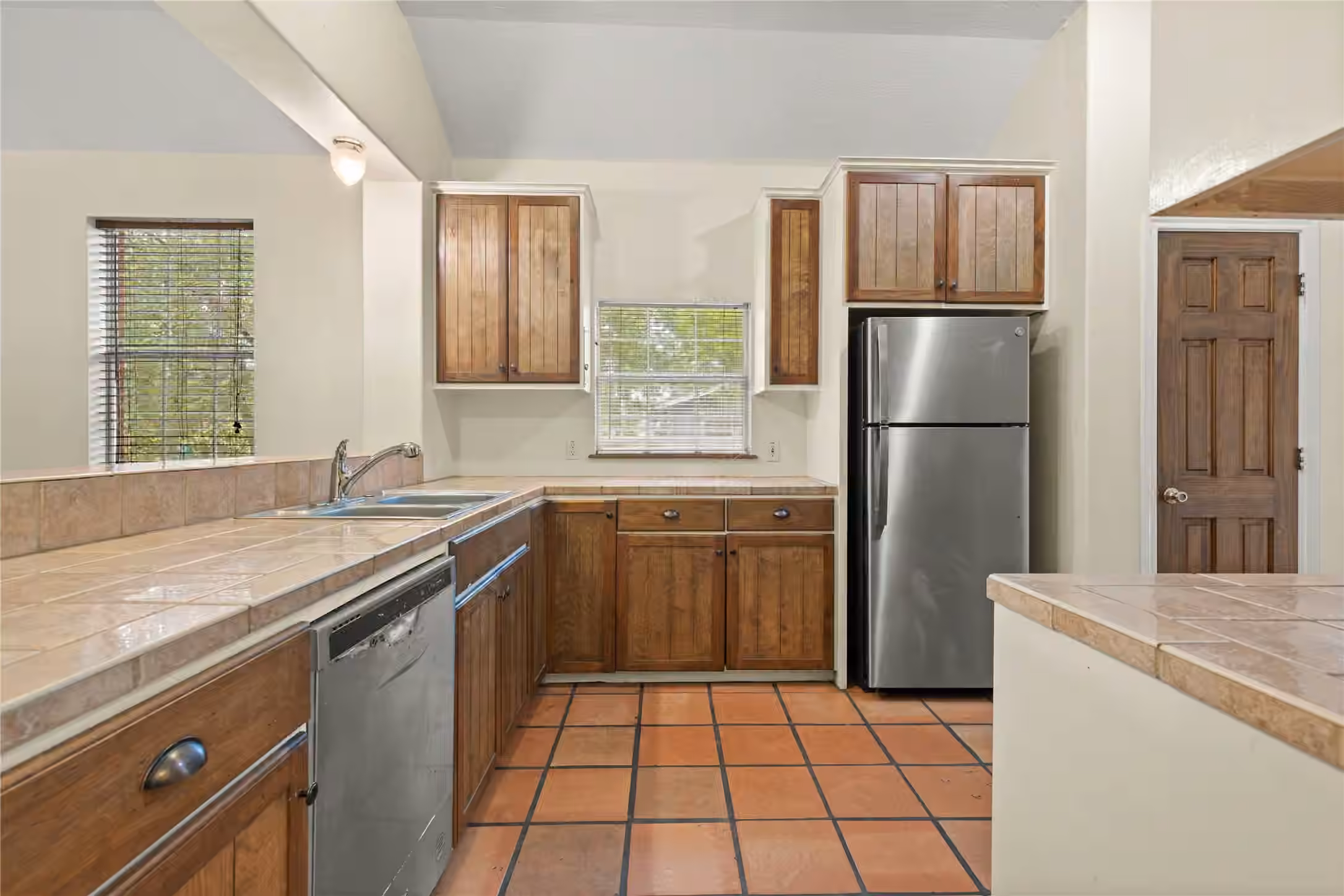Photo 7 of 21800 Stargrass Drive, Spring, TX