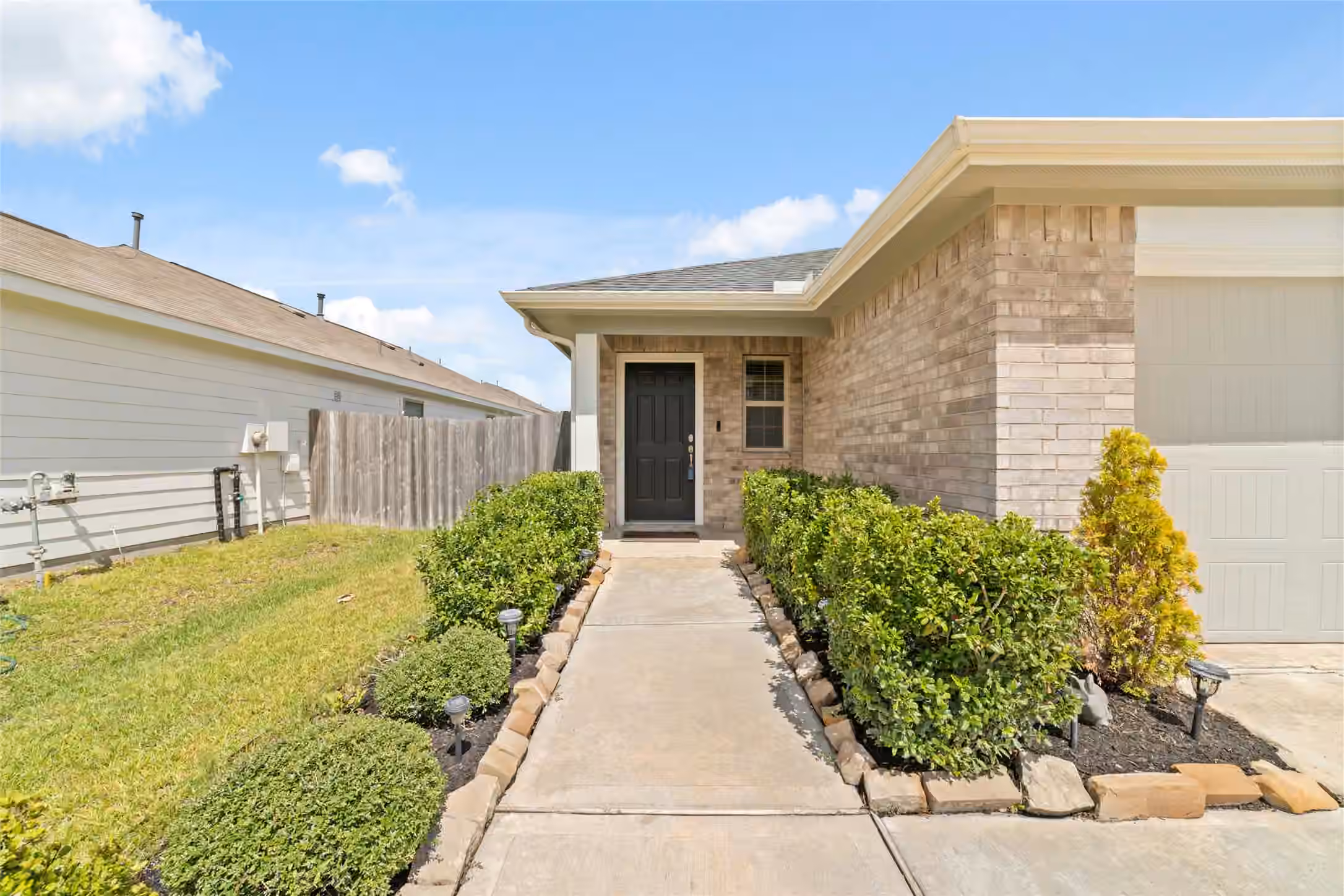 Photo 3 of 21614 Lemon Beebrush Lane, Katy, TX