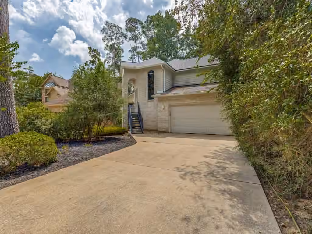 Photo 2 of 13455 Greenbrier Drive, Montgomery, TX