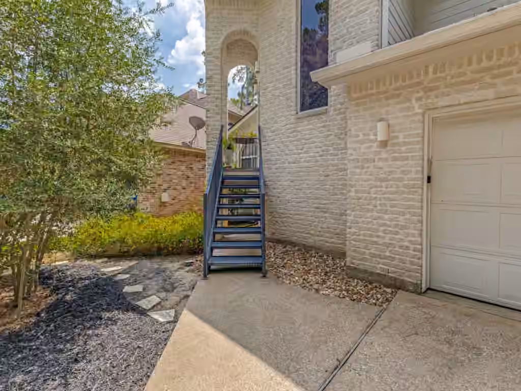 Photo 3 of 13455 Greenbrier Drive, Montgomery, TX