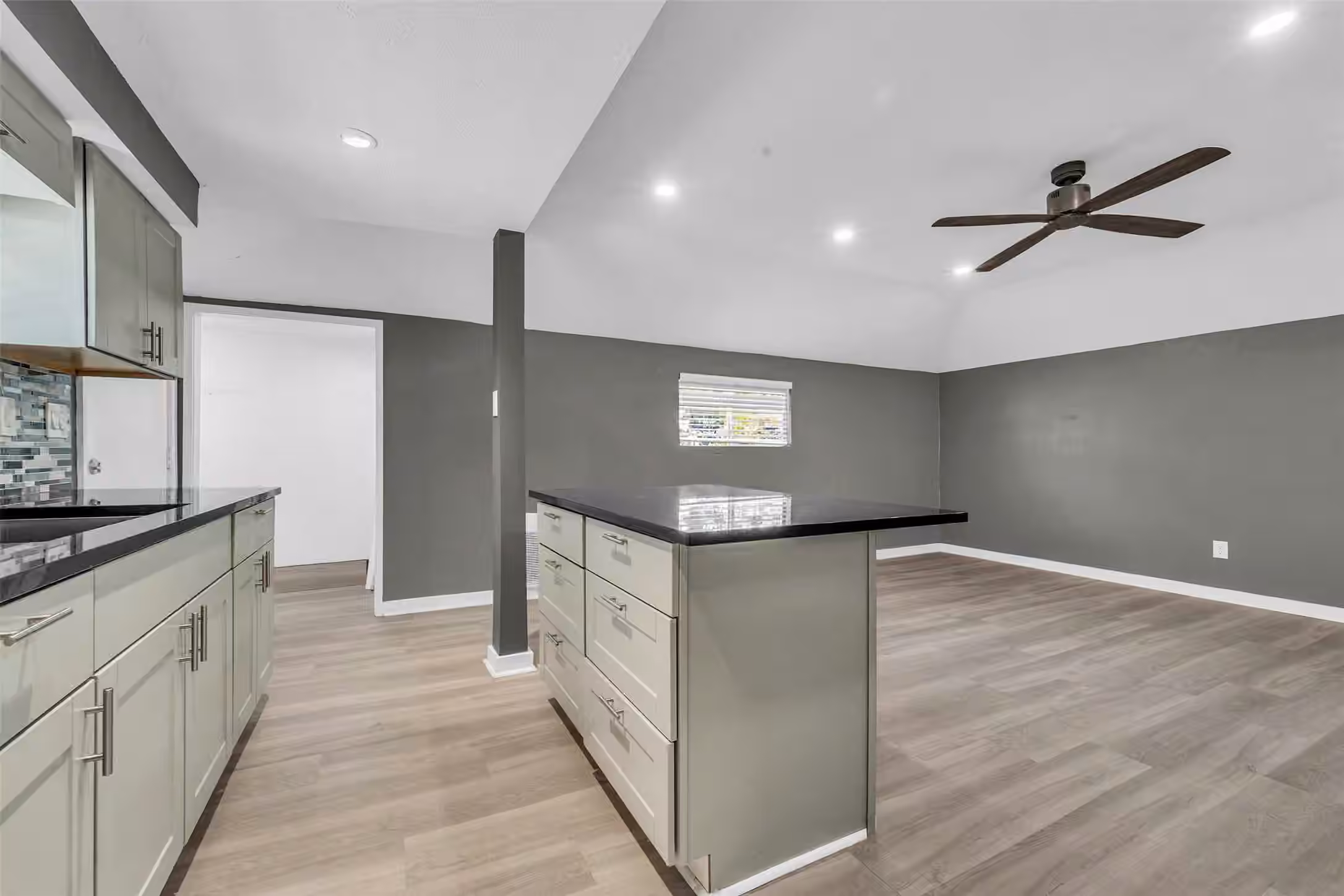 Photo 3 of 8043 Zimmermann Drive, Houston, TX