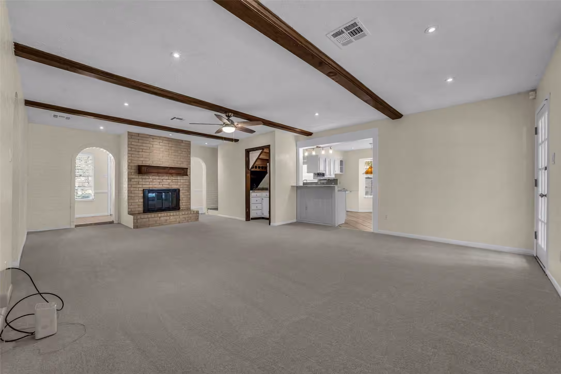 Photo 4 of 8043 Zimmermann Drive, Houston, TX