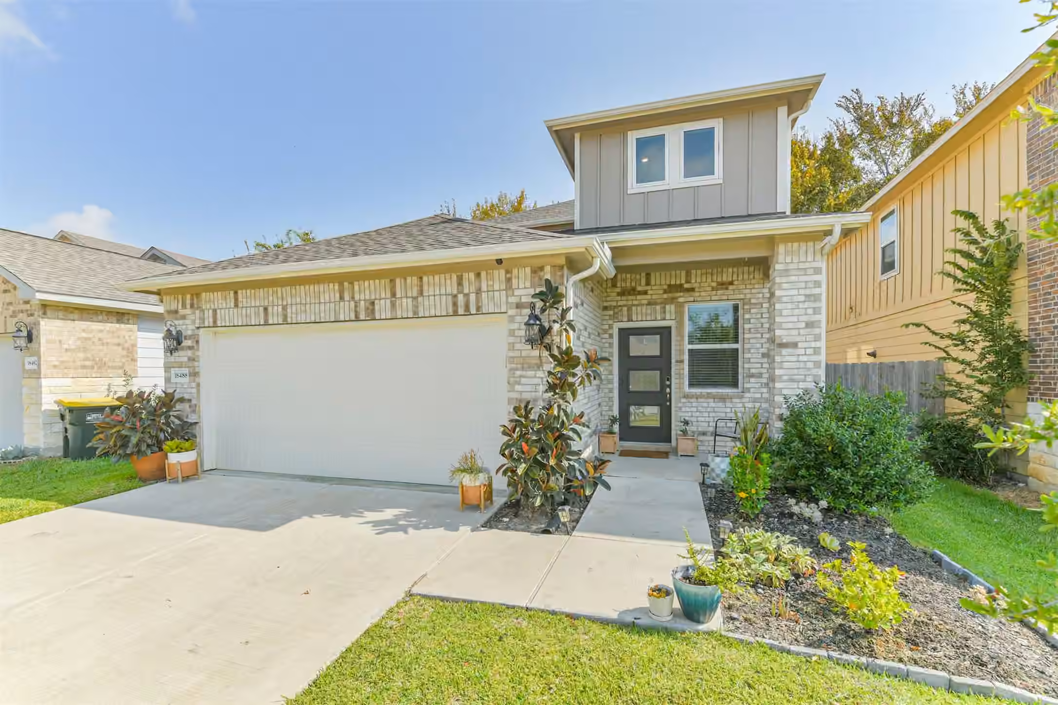 Photo 2 of 18488 Sunrise Maple Drive, Conroe, TX