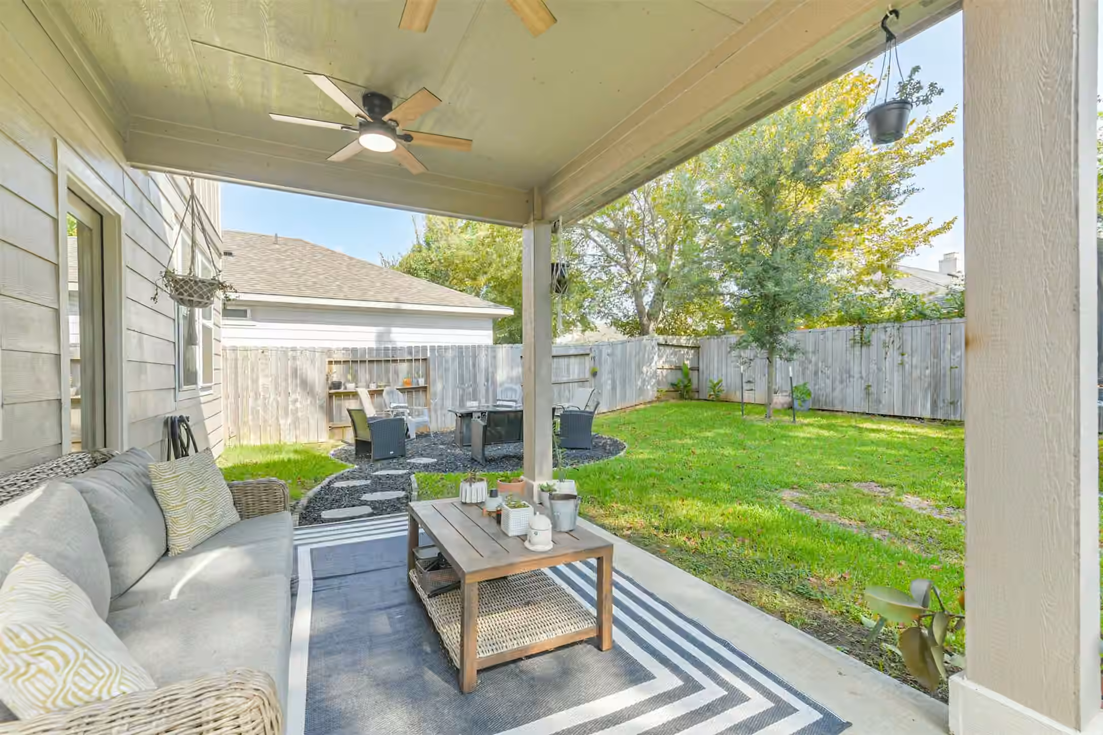 Photo 4 of 18488 Sunrise Maple Drive, Conroe, TX