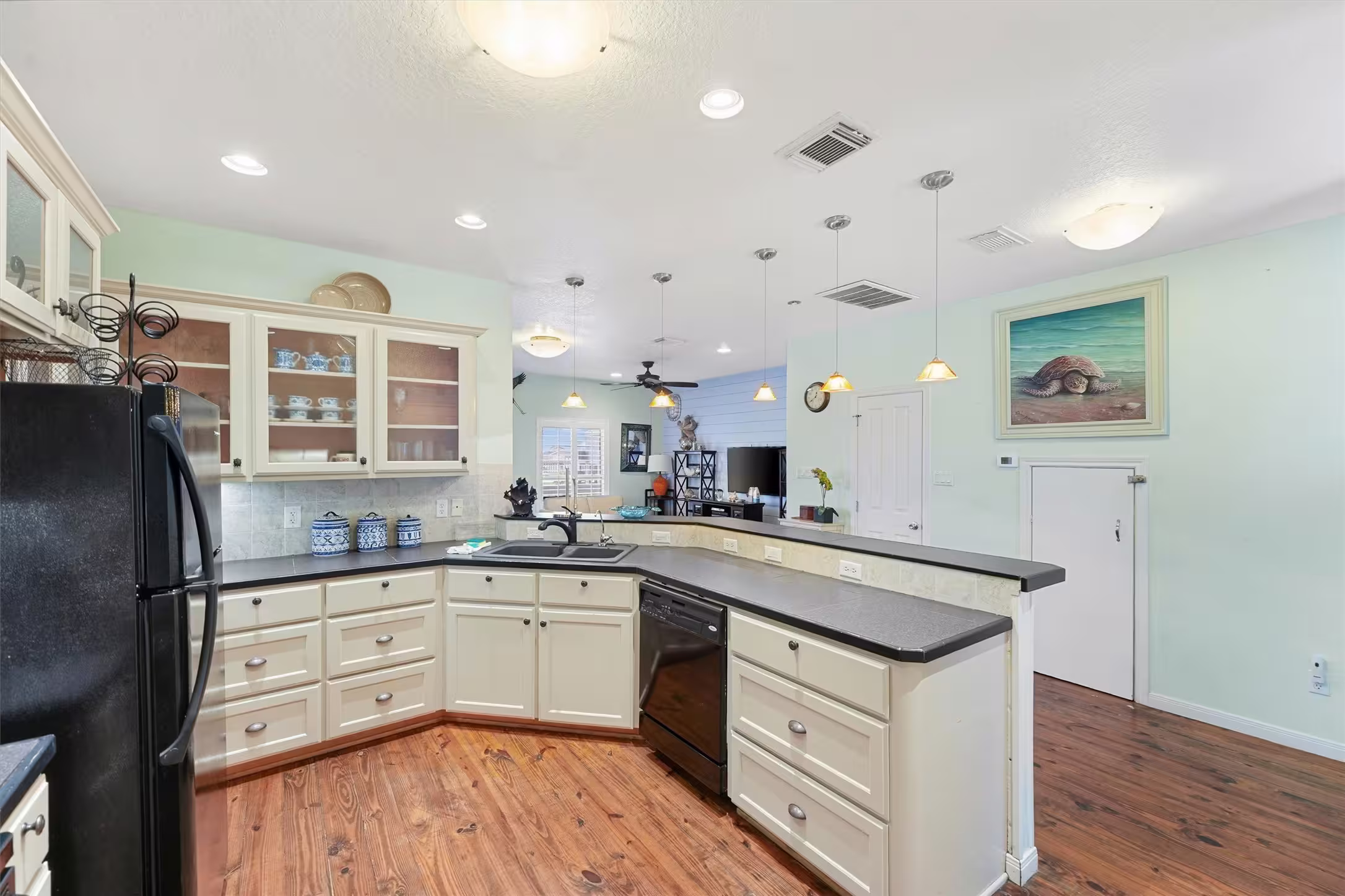 Photo 7 of 13027 Buccaneer Parkway Parkway, Freeport, TX