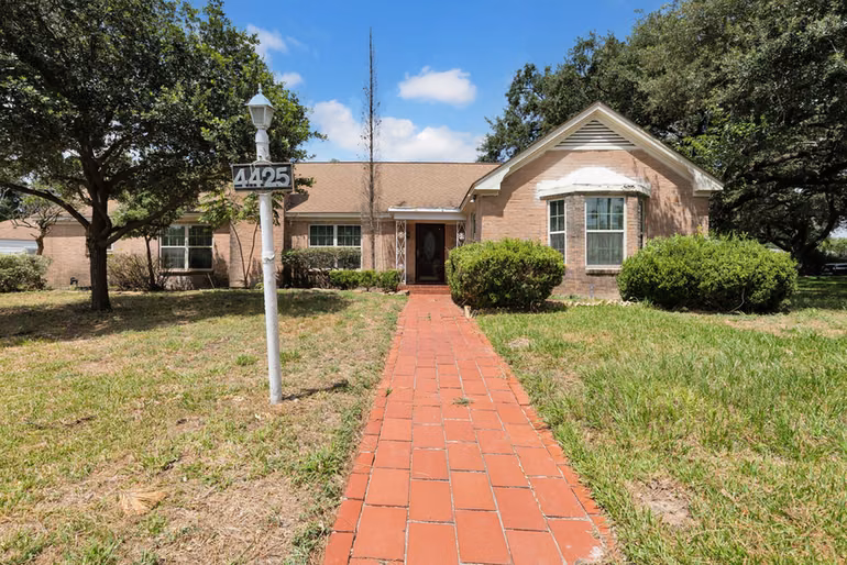 Photo of 4425 Laurel Drive, Houston, TX