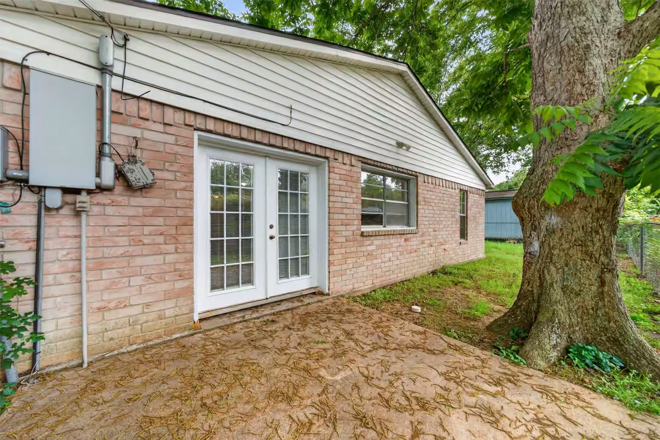 Photo 4 of 418 Texas Street, Tomball, TX