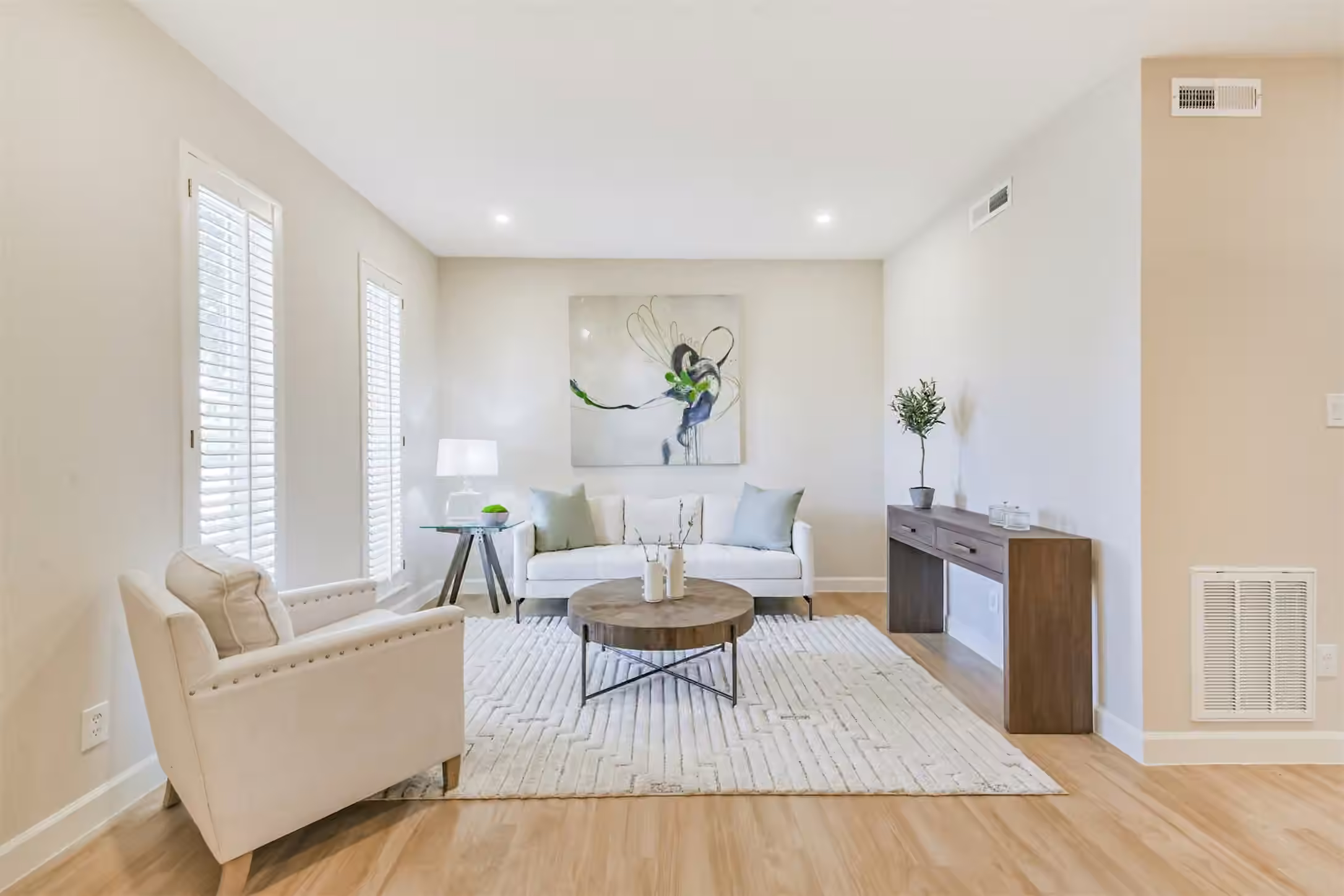 Photo of 1300 Augusta Drive 24, Houston, TX 77057