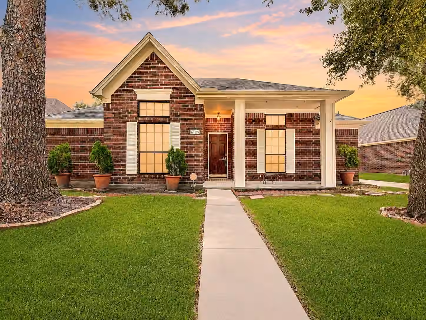 Photo 2 of 6123 Old Farmhouse Lane, Katy, TX